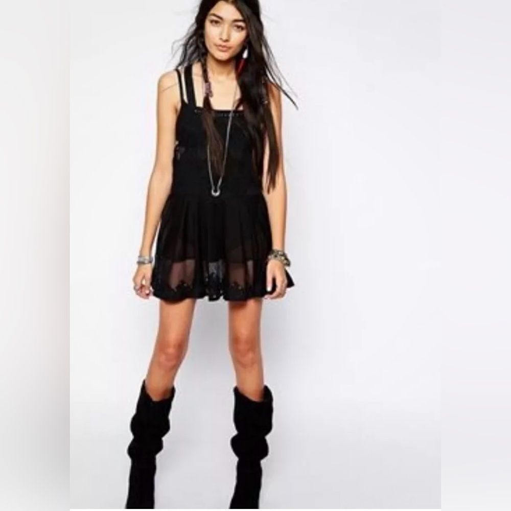 Free People Black Marrakesh
CrissCross Tunic Dress M
NWT